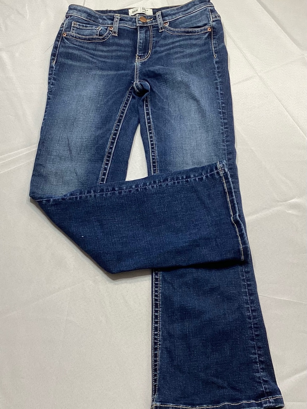 BKE Stella Jeans Women’s 26x29 1/2 Mid Rise Slim Fit Bootcut Blue Denim EUC
